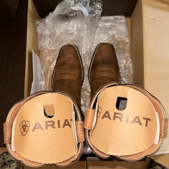 Women Ariat boots size 8B - Picture 7 of 9